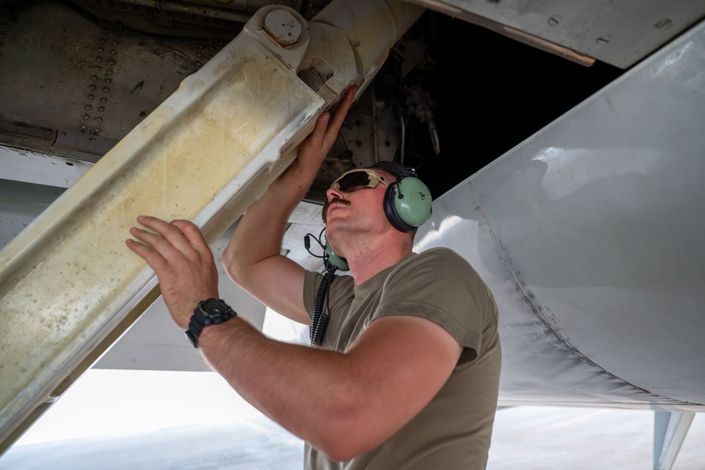 USAF, RSAF conduct integrated E-3 Sentry sorties