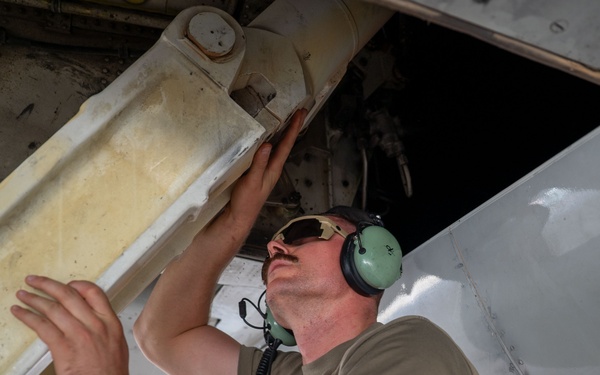 USAF, RSAF conduct integrated E-3 Sentry sorties