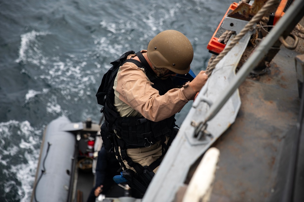 USS WAYNE E. MEYER SAILORS CONDUCT VBSS TRAINING