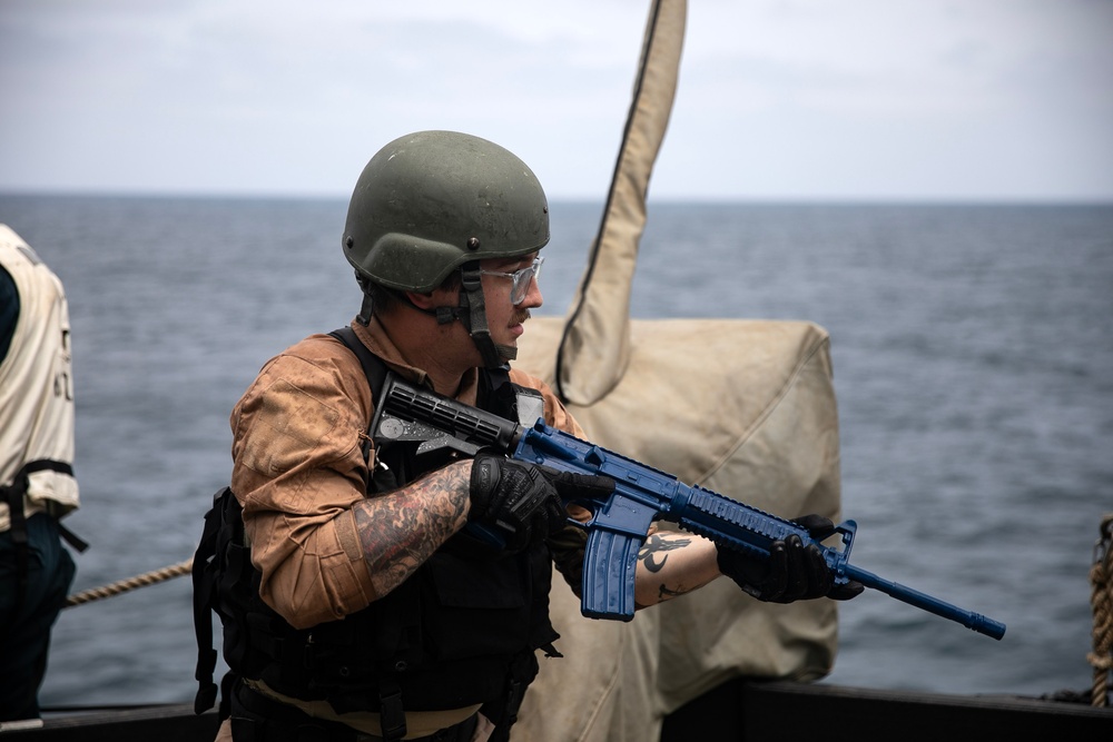 USS WAYNE E. MEYER SAILORS CONDUCT VBSS TRAINING