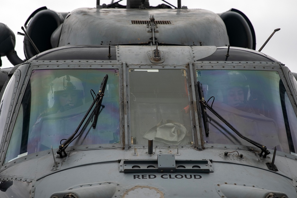 USS WAYNE E. MEYER SAILORS CONDUCTS FLIGHT OPERATIONS