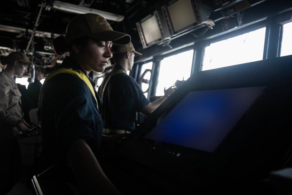 USS WAYNE E. MEYER CONDUCTS DAILY OPERATIONS