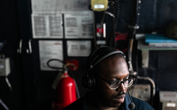 USS WAYNE E. MEYER CONDUCTS DAILY OPERATIONS