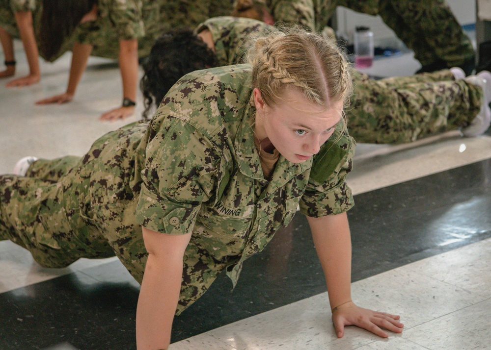 DVIDS - Images - Recruits Train At Recruit Training Command [Image 9 of 10]