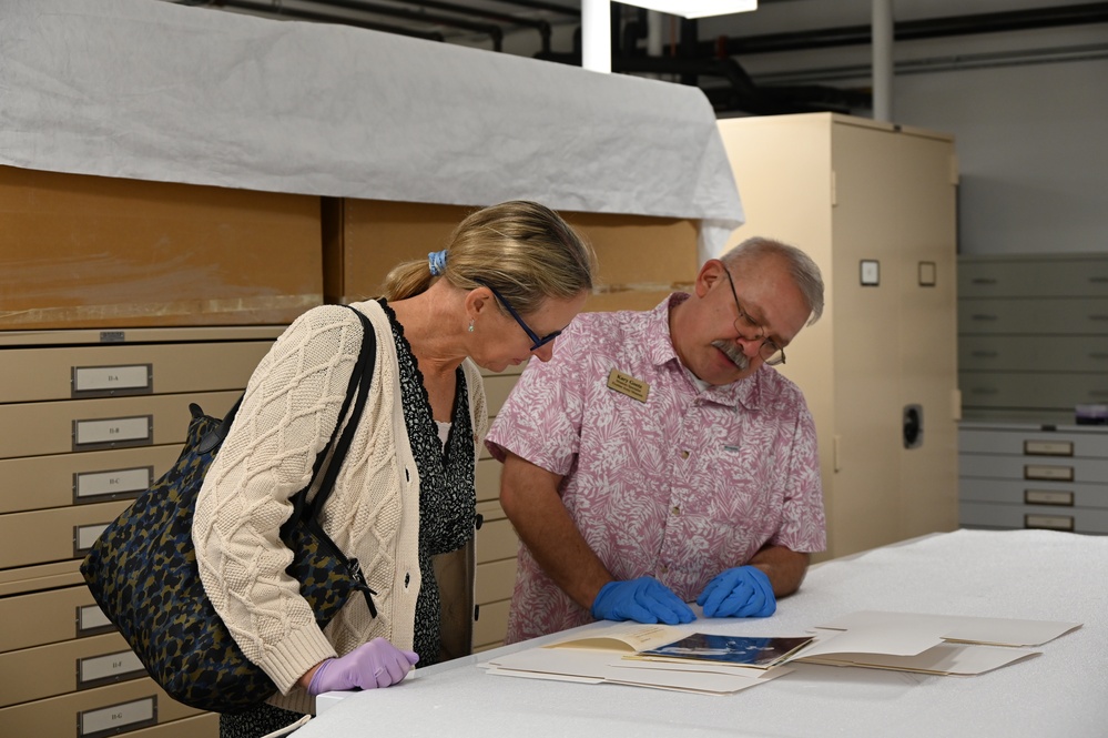Spouse of British Army General given tour of the Frontier Army Museum