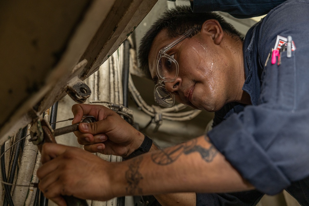 DCPO Maintenance on board USS Iwo Jima (LHD 7)