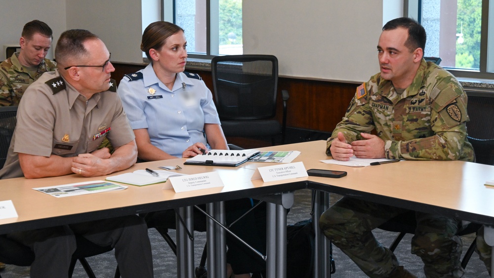 USTRANSCOM deputy commander visits Panama