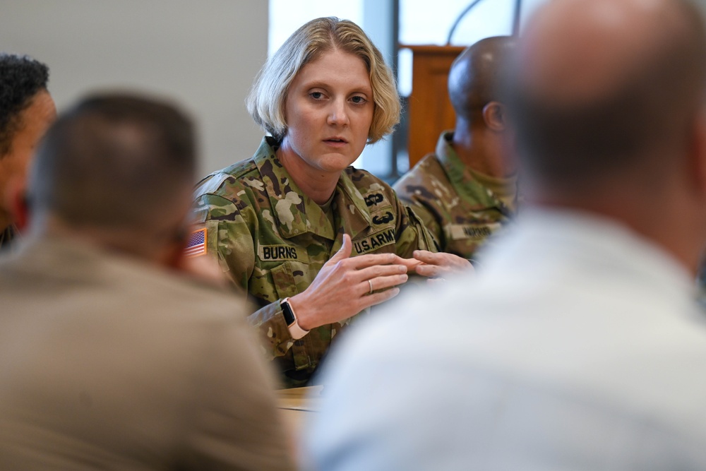 USTRANSCOM deputy commander visits Panama