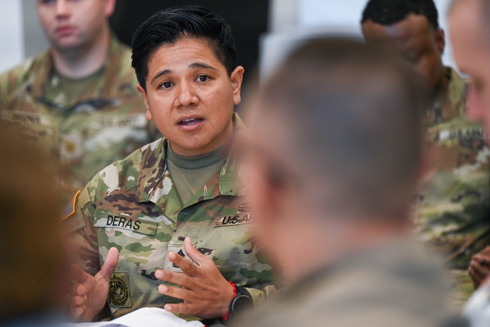 USTRANSCOM deputy commander visits Panama