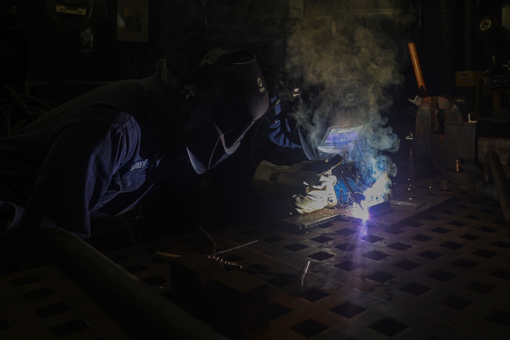USS Iwo Jima Sailors Conduct Welding Training