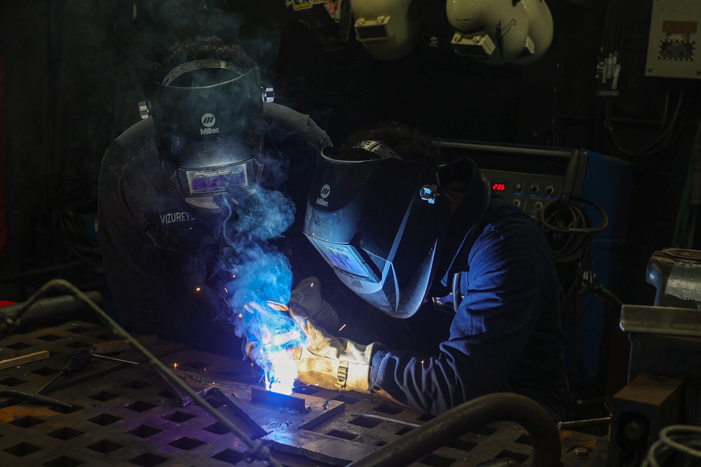 USS Iwo Jima Sailors Conduct Welding Training