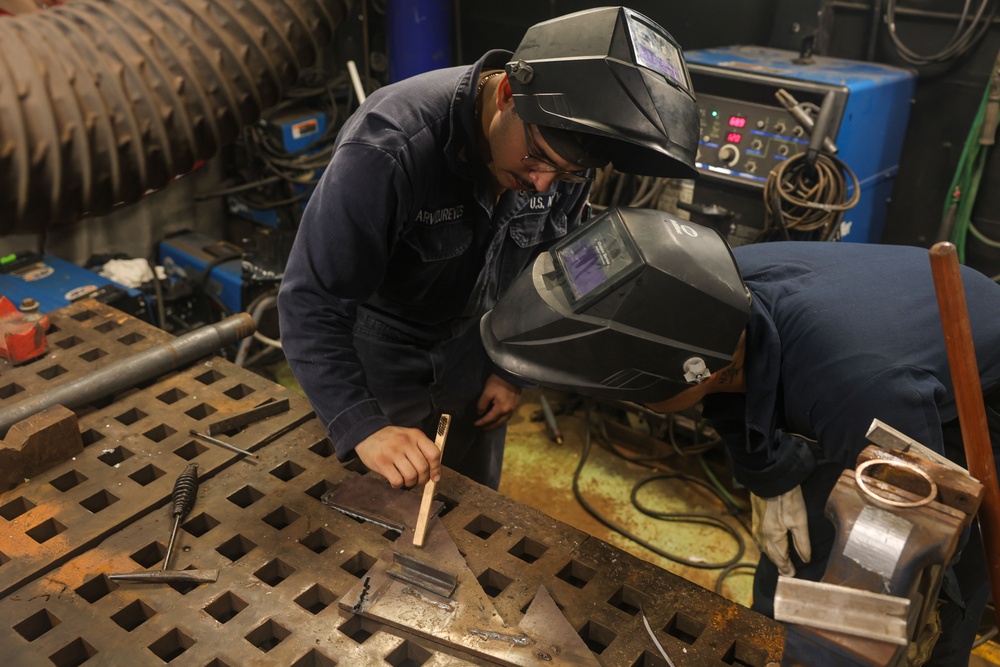 USS Iwo Jima Sailors Conduct Welding Training