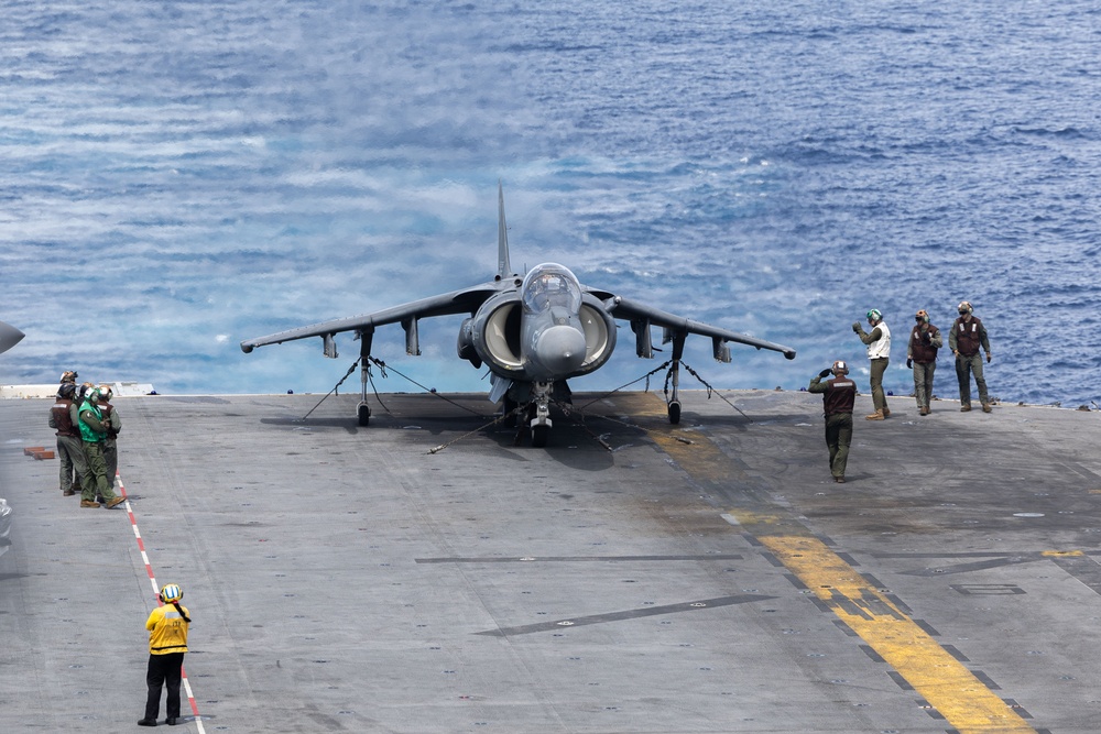 USS Iwo Jima (LHD 7) Conducts Flight Operations