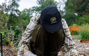 Volunteers celebrate National Public Lands Day at Pollinator Garden