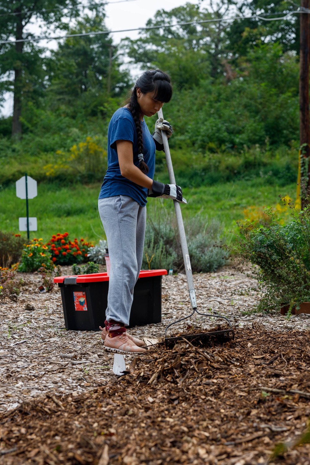 Volunteers celebrate National Public Lands Day at Pollinator Garden