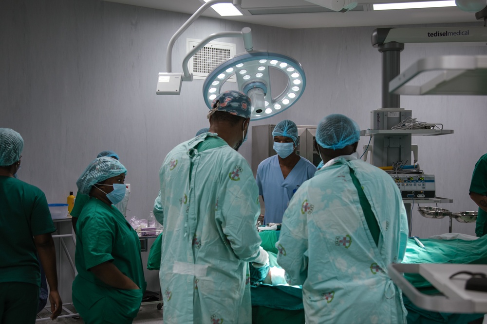 US, Angola conduct joint medical subject matter expert exchange on trauma surgery techniques