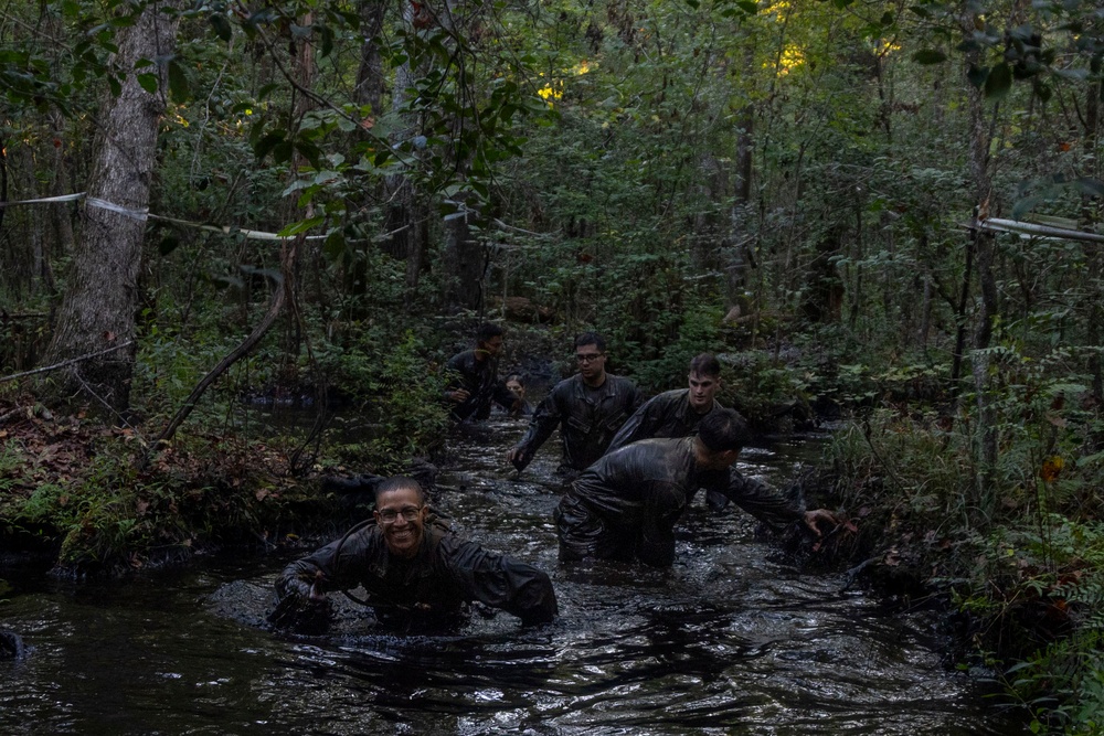 Combat Logistics Battalion 24 Participate in Endurance Course