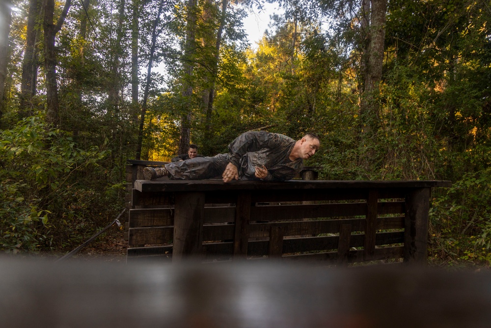Combat Logistics Battalion 24 Participate in Endurance Course