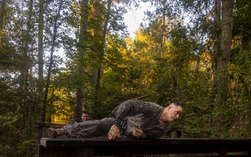 Combat Logistics Battalion 24 Participate in Endurance Course