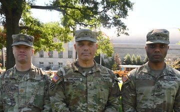 DC NATIONAL GUARD LEADERS RENDER AID TO INJURED MOTORCYCLIST ON I-395