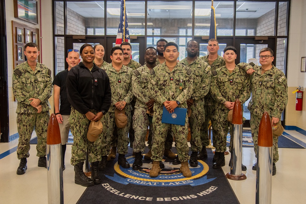 Boatswain’s Mate 1st Class Benson Lakabung Completes Tour at SWESC Great Lakes and Receives Navy and Marine Corps Achievement Medal