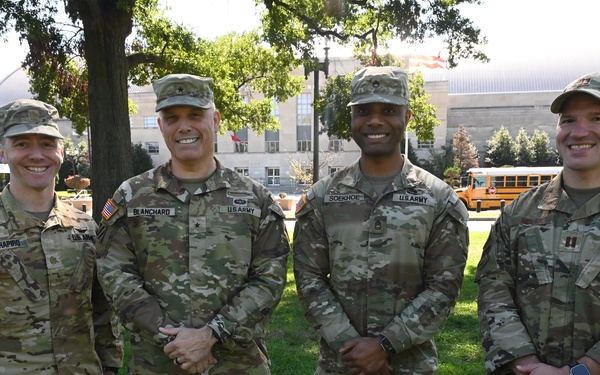 MILITARY LEADERS PROVIDE MEDICAL AID TO BICYCLIST IN ANACOSTIA PARK