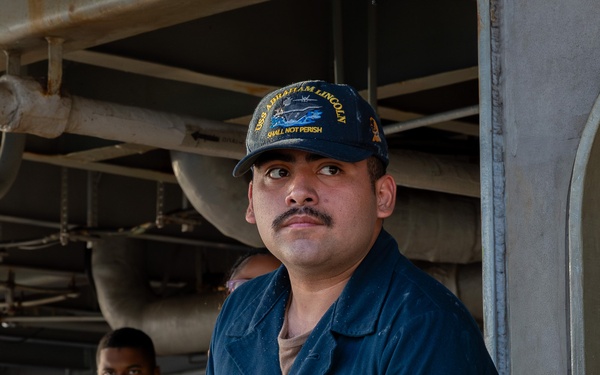 Abraham Lincoln departs San Diego