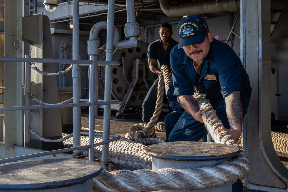 Abraham Lincoln departs San Diego