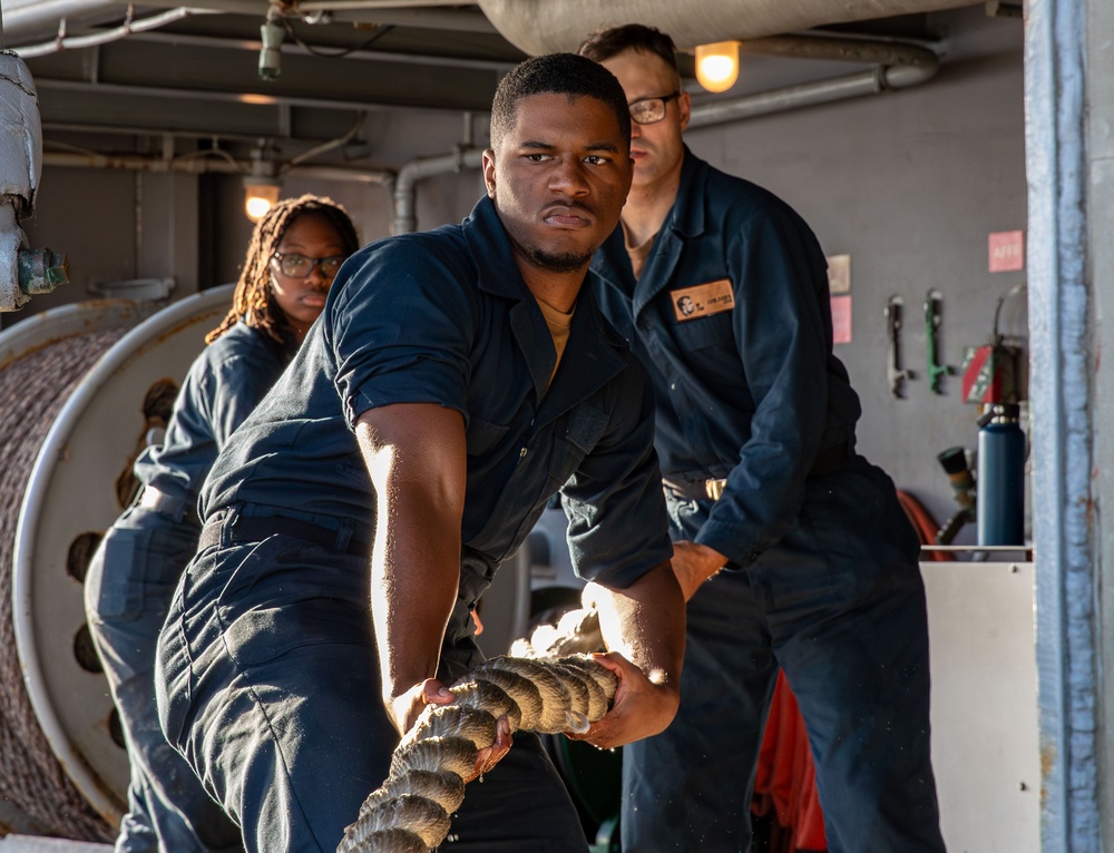 Abraham Lincoln departs San Diego