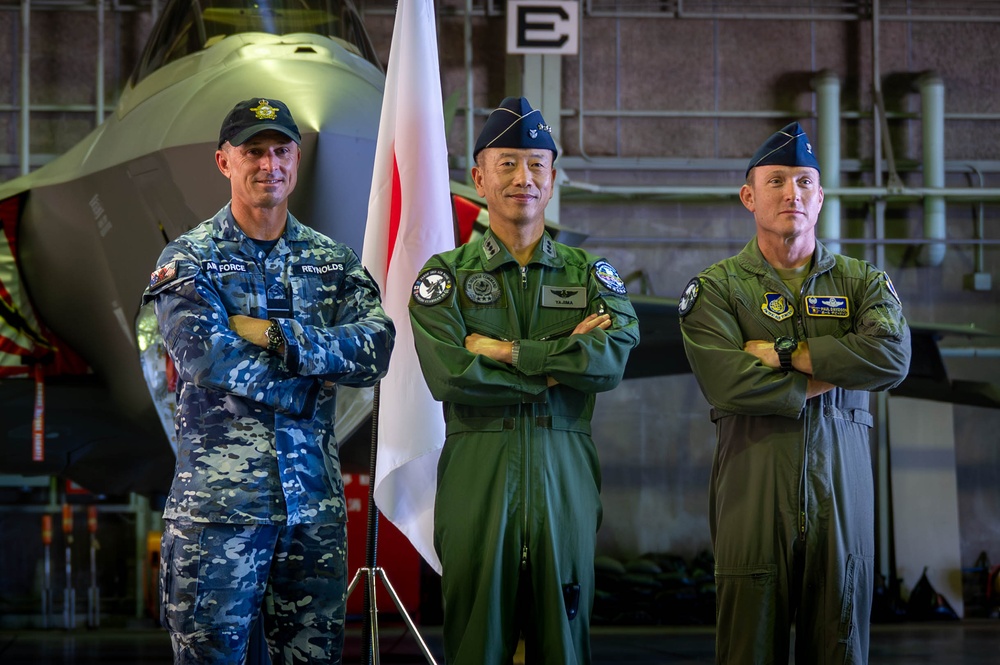 BG25: U.S., Japan and Australia perform Trilateral Exercise
