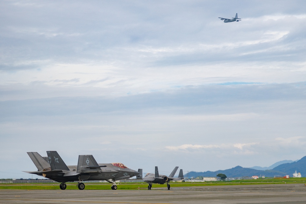 U.S. Navy Field Carrier Landing Practice at MCAS Iwakuni U.S. Navy Field Carrier Landing Practice at MCAS Iwakuni