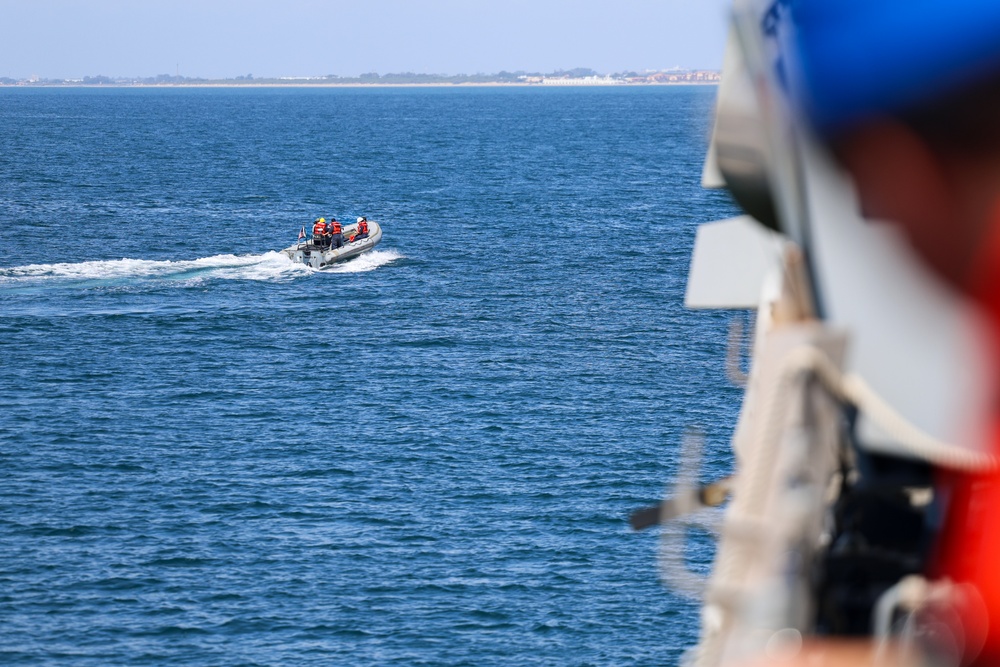 USS Paul Ignatius (DDG 117) conducts Small Boat Operations
