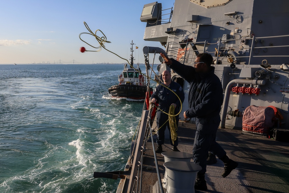 USS Paul Ignatius (DDG 117) conducts Sea-and-anchor evolution