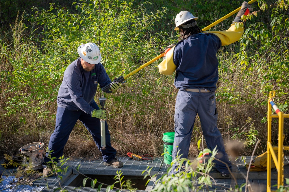 USACE tests circuit breakers at McAlpine Locks and Dam