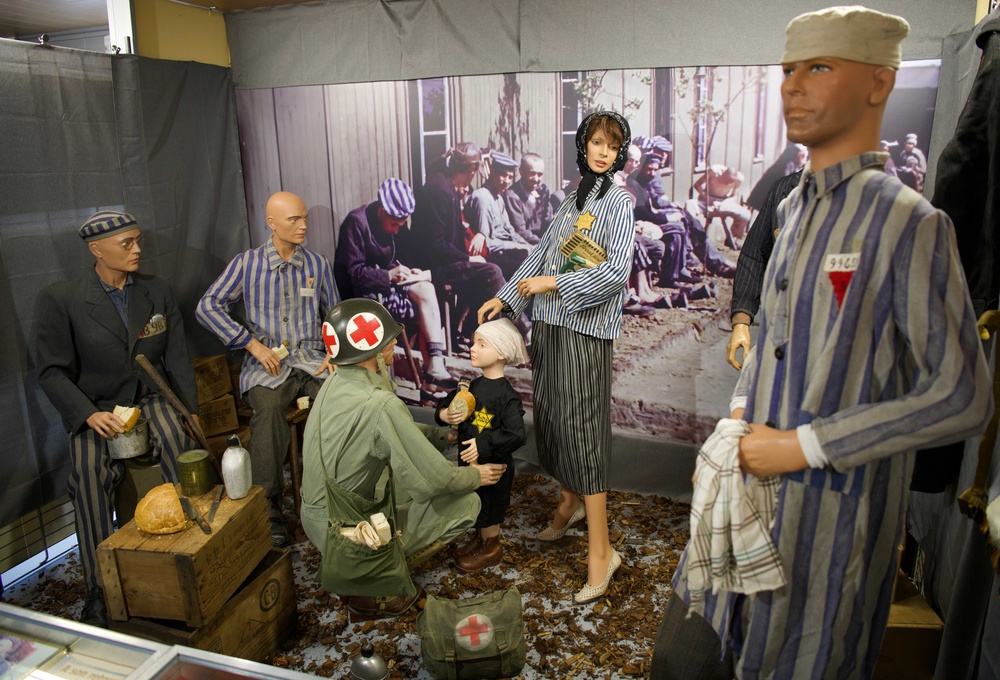 Deputy USNMR Wreath Ceremony honors the Liberation of Concentration Camps