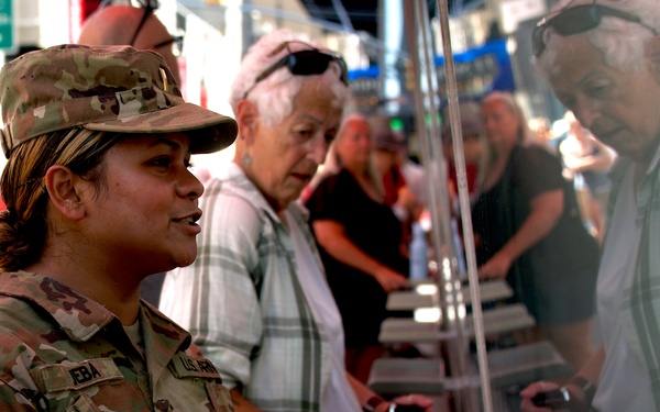 U.S. Army Reserve Soldiers Visit Times Square