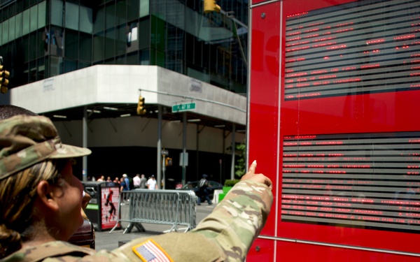 U.S. Army Reserve Soldiers Visit Times Square