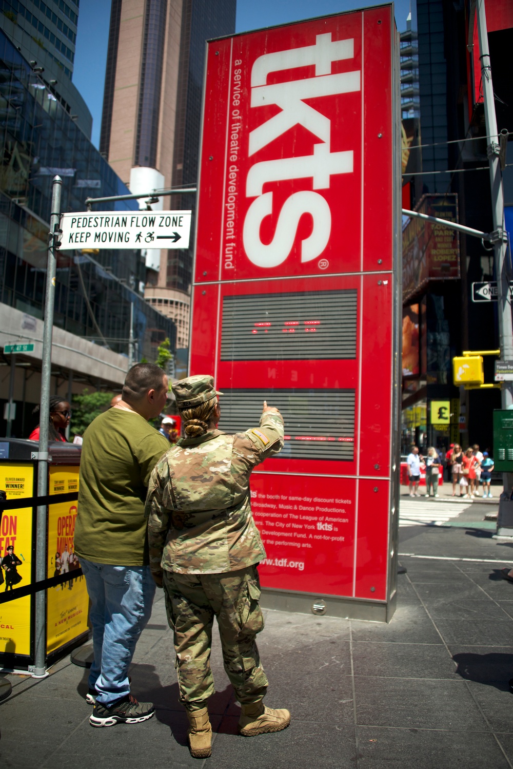 U.S. Army Reserve Soldiers Visit Times Square