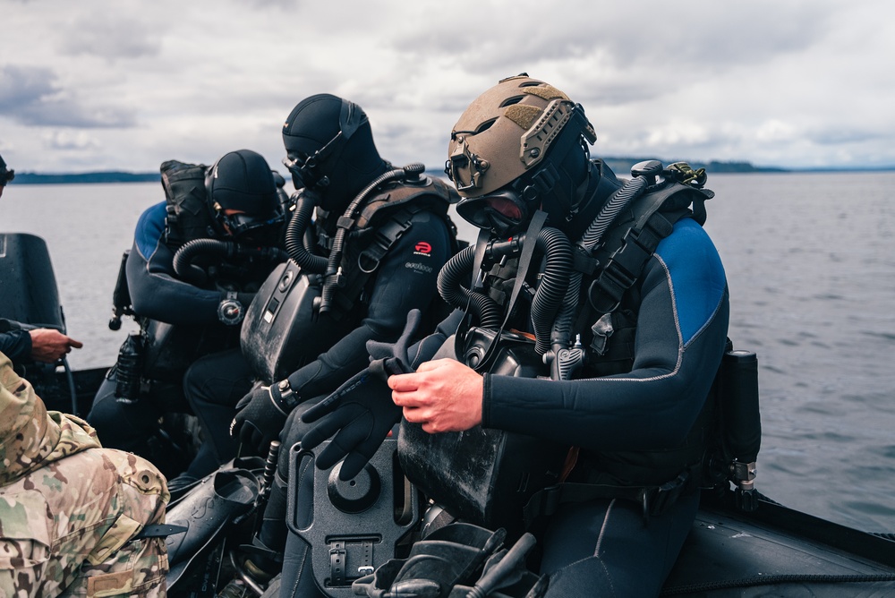 Green Berets conduct Annual Requalification Dive