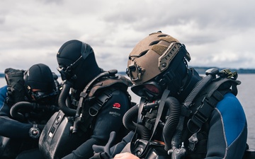 Green Berets conduct Annual Requalification Dive