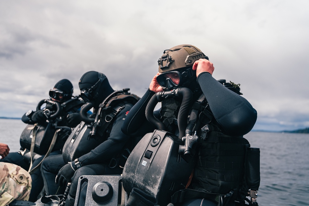 Green Berets conduct Annual Requalification Dive