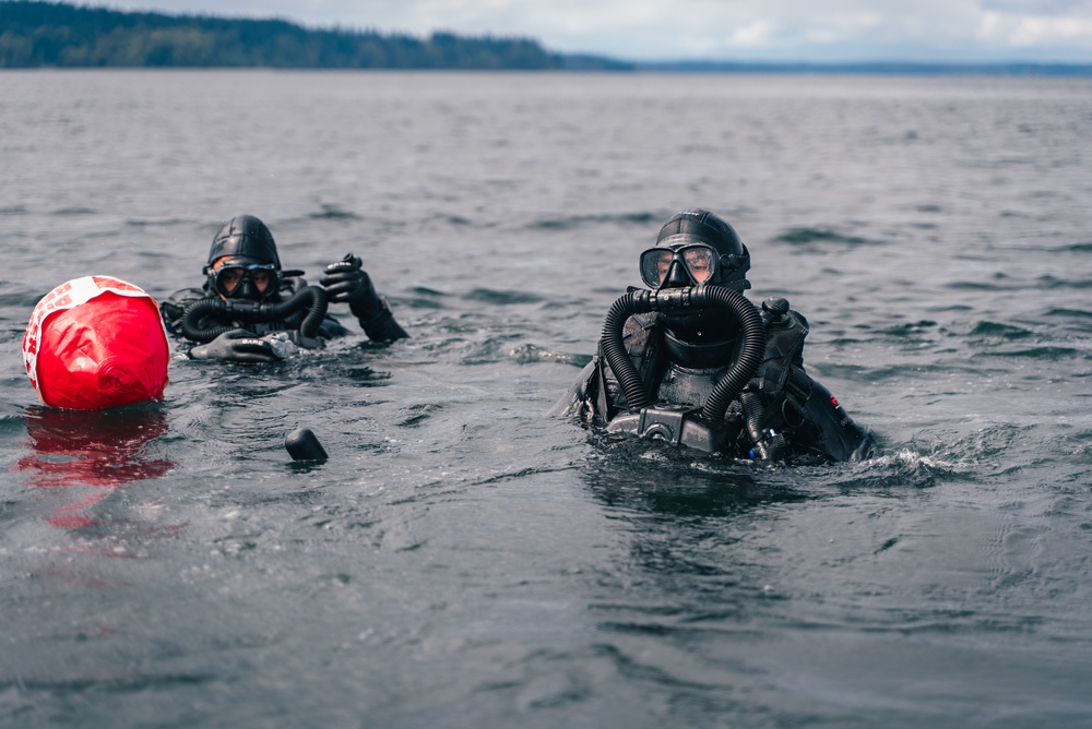 Green Berets conduct Annual Requalification Dive