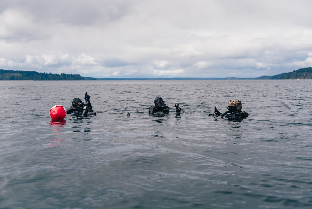 Green Berets conduct Annual Requalification Dive