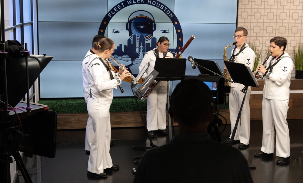 Navy Band Southeast Woodwind Quintet Fairwinds Performs for KPRC 2