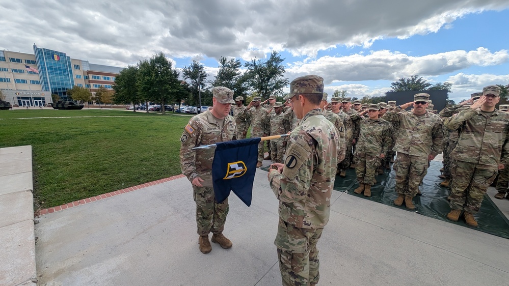 TRADOC Soldiers now wear T2COM shoulder sleeve insignia