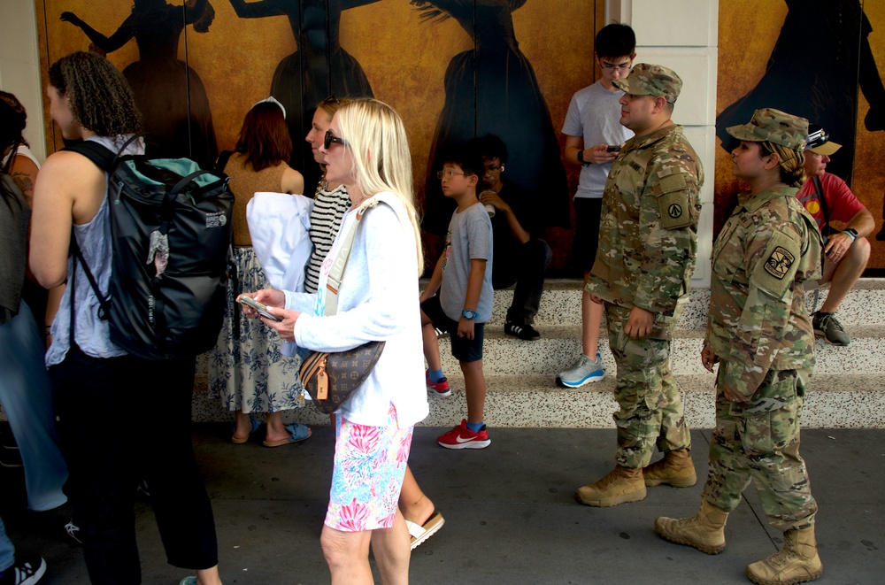 U.S. Army Reserve Soldiers Visit Broadway