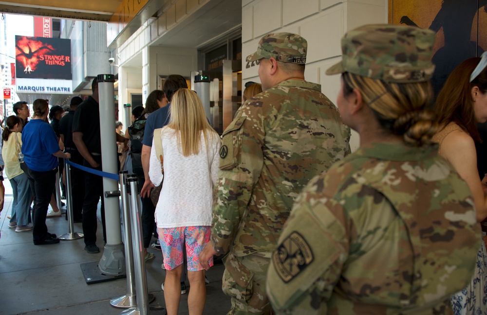 U.S. Army Reserve Soldiers Visit Broadway