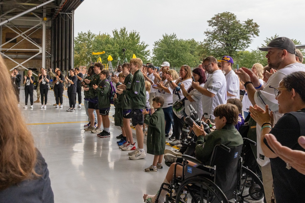Make-A-Wish Minnesota, Minnesota Vikings, service members grant wishes