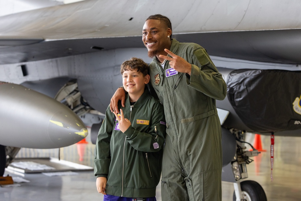 Make-A-Wish Minnesota, Minnesota Vikings, service members grant wishes