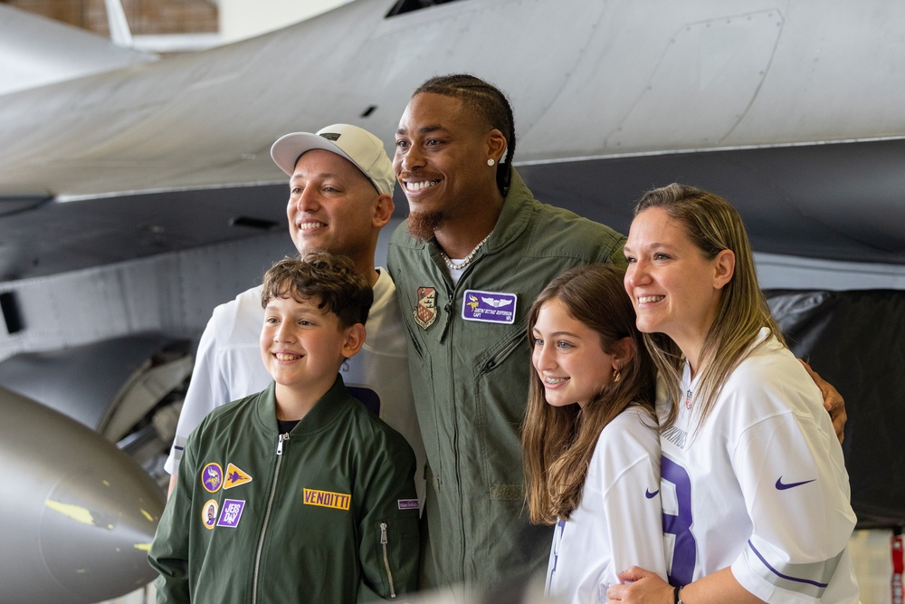Make-A-Wish Minnesota, Minnesota Vikings, service members grant wishes